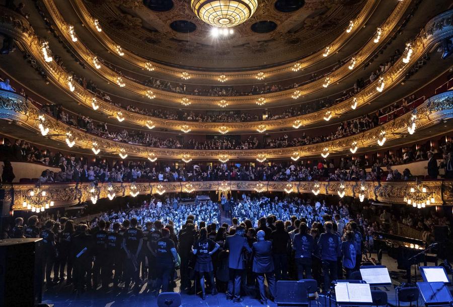Aplauso final de La Gala + In en el Liceu