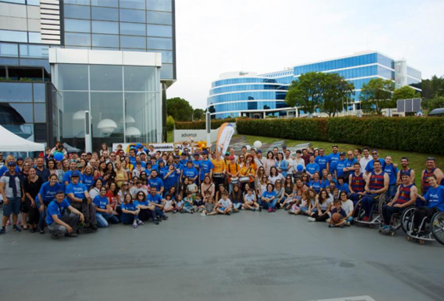 Foto de grupo después del evento de voluntariado corporativo